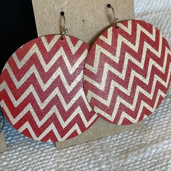💐5/25 2 pair large round bold metal red glitter chevron mother of pearl dangle - Picture 3 of 10